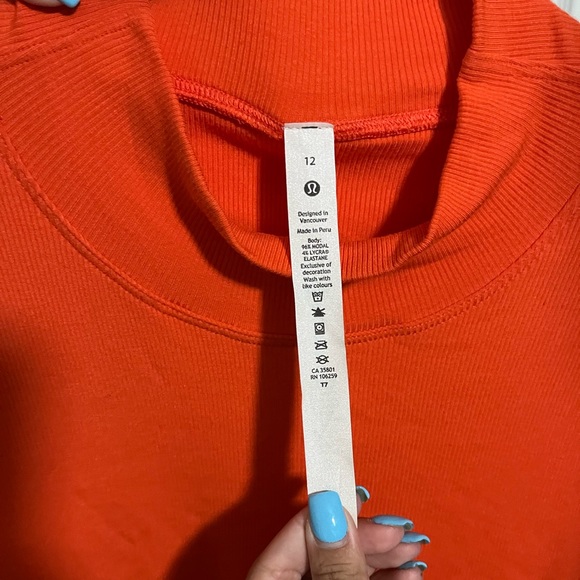 NWT open back Lululemon shirt - Picture 4 of 4